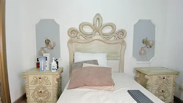  chloe adams online show from 11-10-25, 06:57