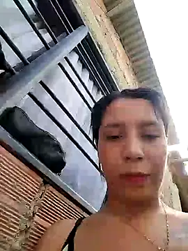 Young-Milkmaid online show from 02-01-25, 08:05