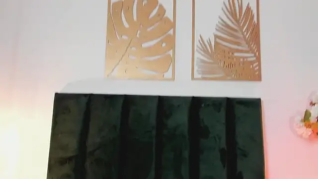 Snapshot of HollyHudsonn chatting on 01-07-25, 03:02 HollyHudsonn online show from 01-07-25, 03:02