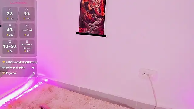 Snapshot of HollyHudsonn chatting on 01-28-25, 03:46 HollyHudsonn online show from 01-28-25, 03:46