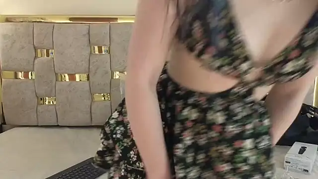 lilimini032 online show from 02-12-26, 07:57