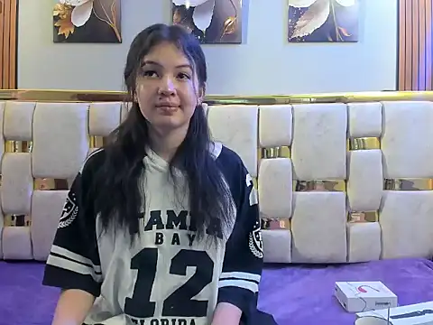 lilimini032 online show from 05-11-26, 08:50