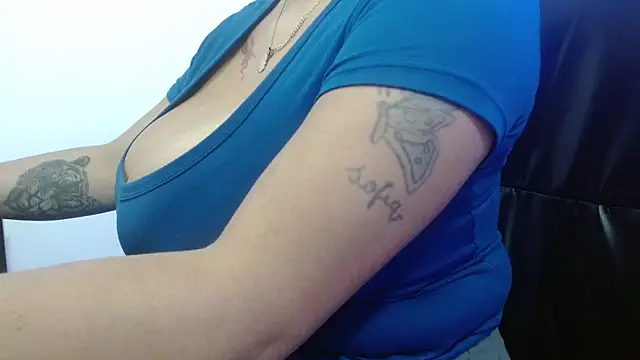 Snapshot of violletha chatting on 04-10-26, 12:12 violletha online show from 04-10-26, 12:12