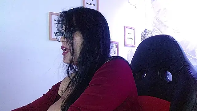Snapshot of violletha chatting on 03-04-25, 12:33 violletha online show from 03-04-25, 12:33