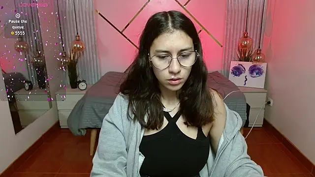 Lita Rogers online show from 04-18-26, 01:02