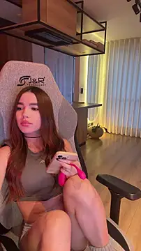 carolynnetrujillo online show from 04-07-26, 10:55