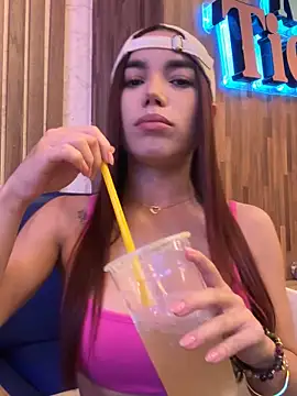 Snapshot of carolynnetrujillo chatting on 10-12-25, 12:12 carolynnetrujillo online show from 10-12-25, 12:12
