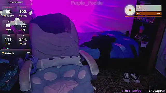 Snapshot of Purple_Pookie chatting on 01-05-25, 06:35 Purple Pookie online show from 01-05-25, 06:35