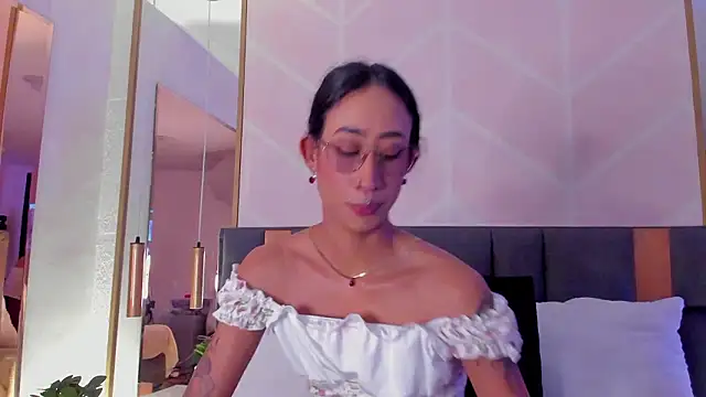 Snapshot of GabyPetit chatting on 02-02-26, 07:57 GabyPetit online show from 02-02-26, 07:57