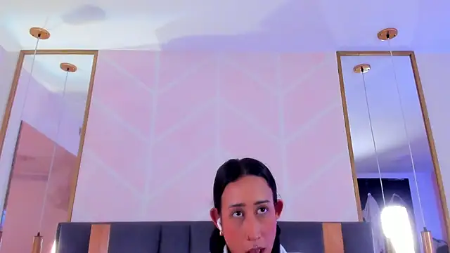 GabyPetit online show from 11-30-25, 07:58