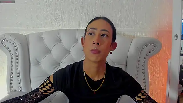 Snapshot of GabyPetit chatting on 02-14-26, 07:47 GabyPetit online show from 02-14-26, 07:47