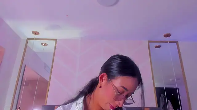 GabyPetit online show from 01-12-26, 08:04