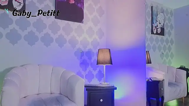 Snapshot of GabyPetit chatting on 06-03-26, 07:51 GabyPetit online show from 06-03-26, 07:51