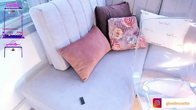 Megan Lim online show from 03-07-25, 01:07