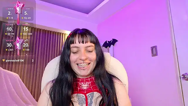 Lucy Smith2 online show from 10-31-25, 04:14