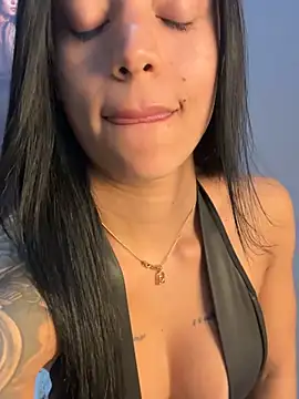 Snapshot of Elamesmamorena chatting on 06-17-26, 12:43 Elamesmamorena online show from 06-17-26, 12:43