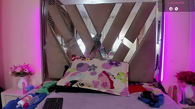 LILITH TORRES1 online show from 04-16-26, 10:23