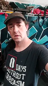 Boo-boo kittyfux online show from 11-23-25, 04:39