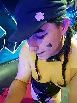 Boo-boo kittyfux online show from 10-25-25, 05:28