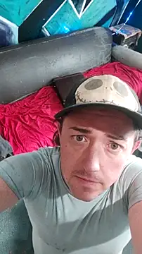 Boo-boo kittyfux online show from 11-22-25, 06:29