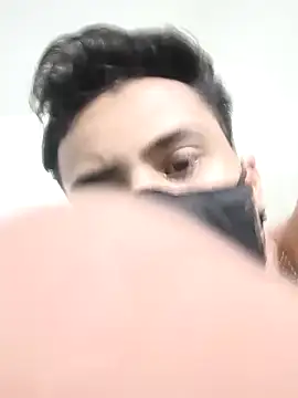 Snapshot of Mr_joh chatting on 11-17-25, 05:33 Mr joh online show from 11-17-25, 05:33