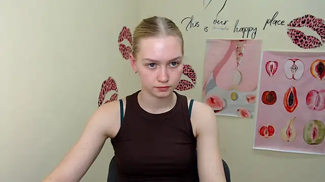 Snapshot of MademoiselleCl chatting on 02-07-25, 01:01 MademoiselleCl online show from 02-07-25, 01:01