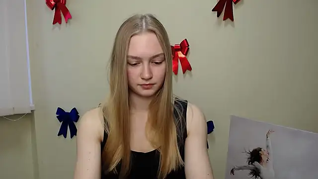 Snapshot of MademoiselleCl chatting on 03-14-25, 11:01 MademoiselleCl online show from 03-14-25, 11:01