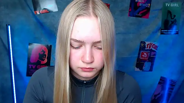 Snapshot of MademoiselleCl chatting on 10-03-25, 12:39 MademoiselleCl online show from 10-03-25, 12:39