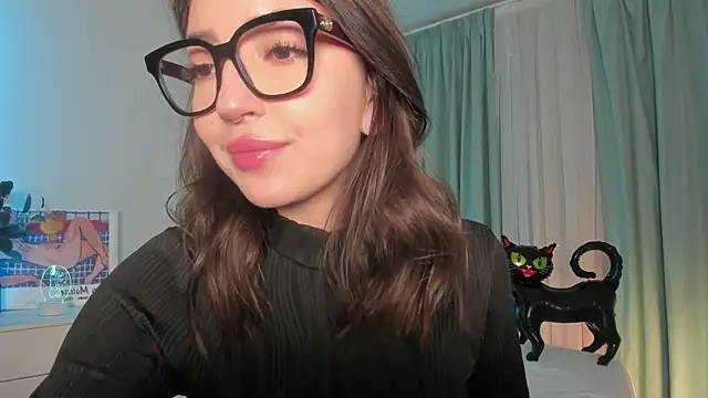 Oh My Dianee online show from 10-31-25, 07:16