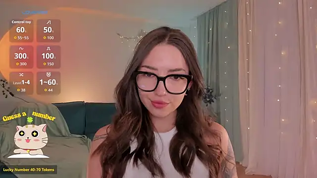 Oh My Dianee online show from 06-22-26, 09:17