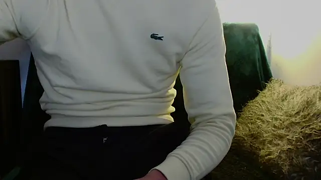 Snapshot of Vlad230323 chatting on 11-29-25, 07:03 Vlad230323 online show from 11-29-25, 07:03