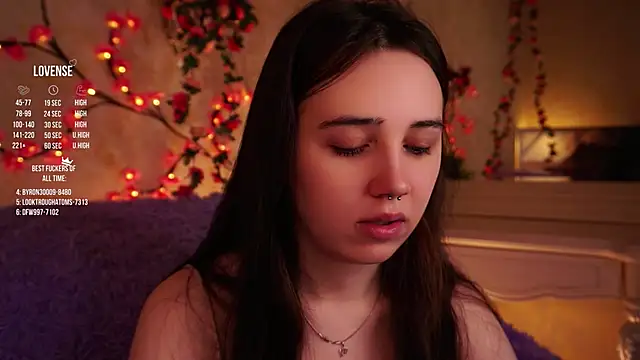 GillianDowdey online show from 11-12-25, 03:21