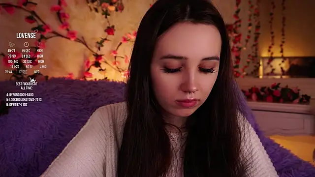 GillianDowdey online show from 12-17-25, 02:16