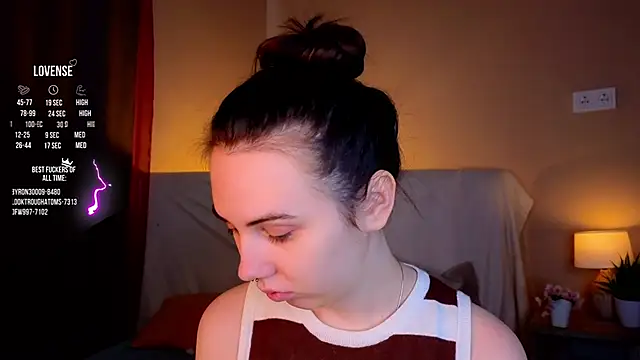 Snapshot of GillianDowdey chatting on 10-14-25, 02:56 GillianDowdey online show from 10-14-25, 02:56
