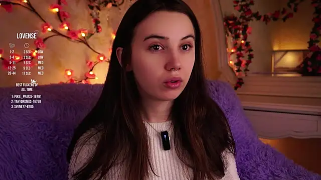 GillianDowdey online show from 11-25-25, 03:29