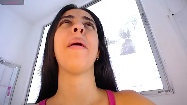 anna alvarez online show from 11-26-25, 01:33