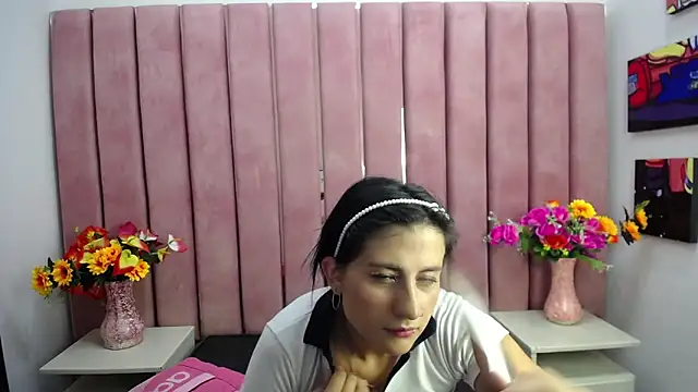 Snapshot of EmilyyEvans_ chatting on 12-16-24, 01:11 EmilyyEvans online show from 12-16-24, 01:11