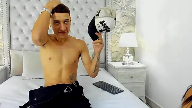 Snapshot of Buda_and_Cataleya_ chatting on 10-22-25, 02:49 Buda and Cataleya  online show from 10-22-25, 02:49