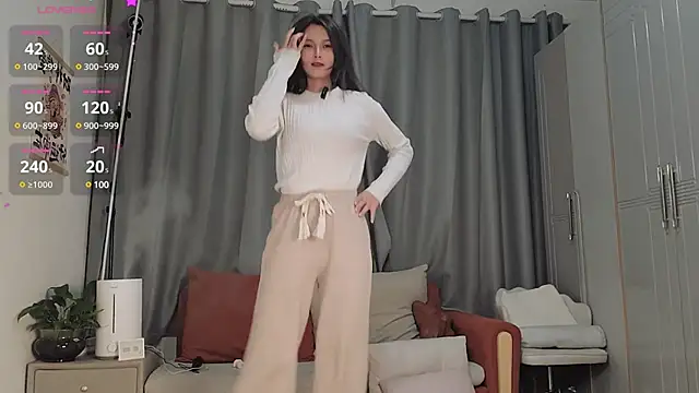 Snapshot of Youth3_ chatting on 02-18-25, 12:17 Youth3  online show from 02-18-25, 12:17