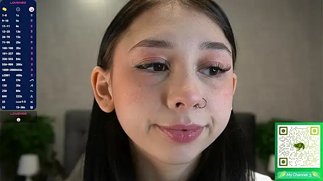 AislyEmbury online show from 01-13-26, 04:49