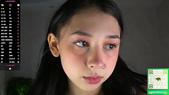 AislyEmbury online show from 11-21-25, 04:44