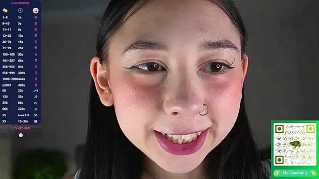 AislyEmbury online show from 12-14-25, 04:51