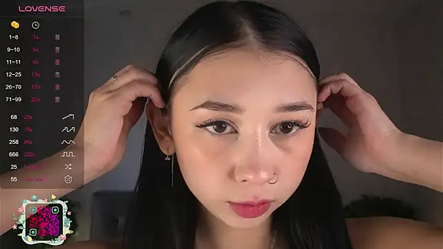 AislyEmbury online show from 10-26-25, 05:30