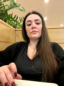 Sophie Eaton online show from 10-30-25, 08:17