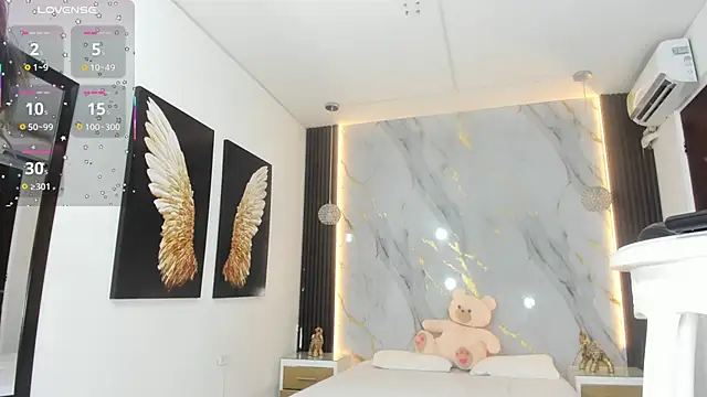 Snapshot of estephany_doll chatting on 10-19-25, 02:09 estephany doll online show from 10-19-25, 02:09