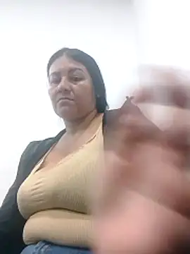 lupita 2023 online show from 04-01-26, 04:26