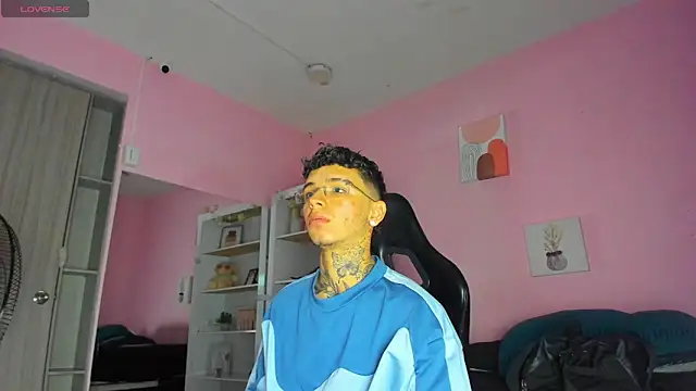 Ian Castillo  online show from 11-04-25, 11:14