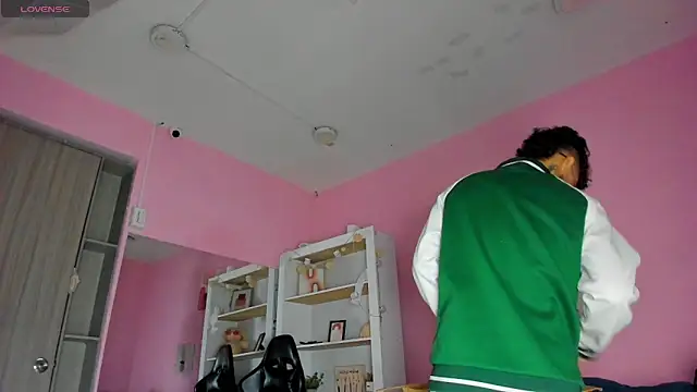 Ian Castillo  online show from 12-17-25, 11:15