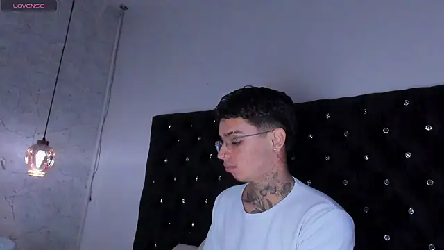 Ian Castillo  online show from 10-01-25, 11:25