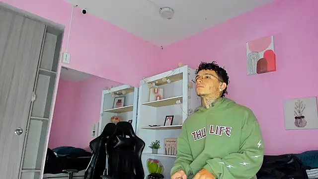 Ian Castillo  online show from 11-19-25, 11:10